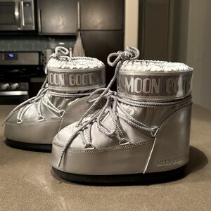 MOON BOOT - Icon Low Boots in Silver